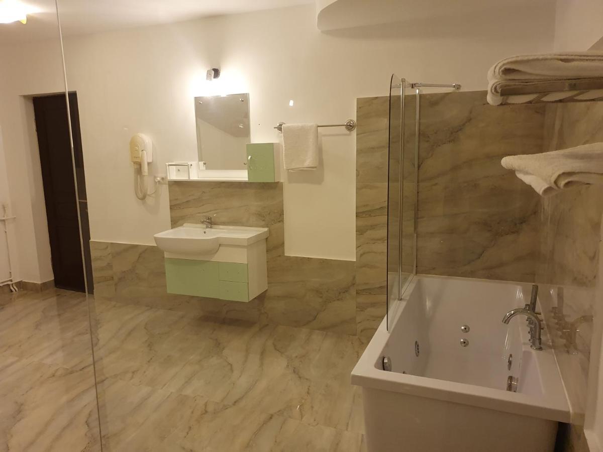 Motel Davios Zsilvásárhely Kültér fotó