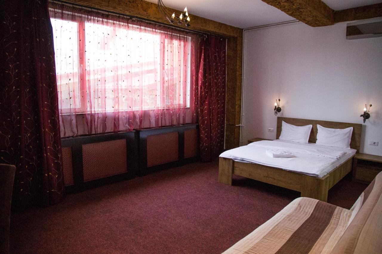 Motel Davios Zsilvásárhely Kültér fotó