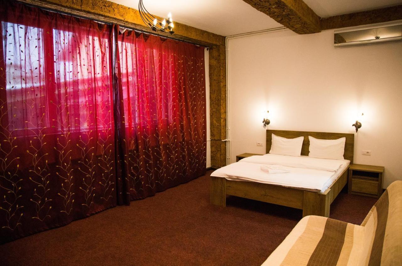 Motel Davios Zsilvásárhely Kültér fotó